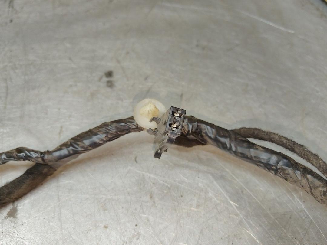 Проводка двери передней правой UL65Q5 Volvo V40 купить на авторазборке