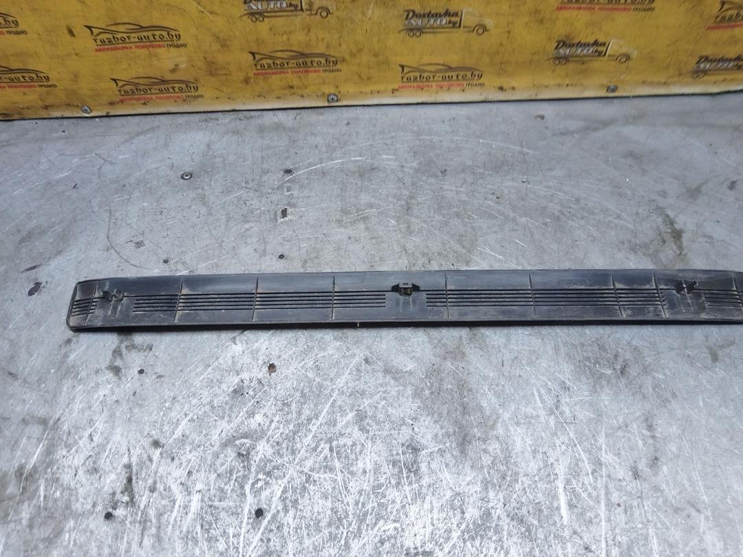 Накладка на порог 9B4T2M Toyota Corolla купить с доставкой