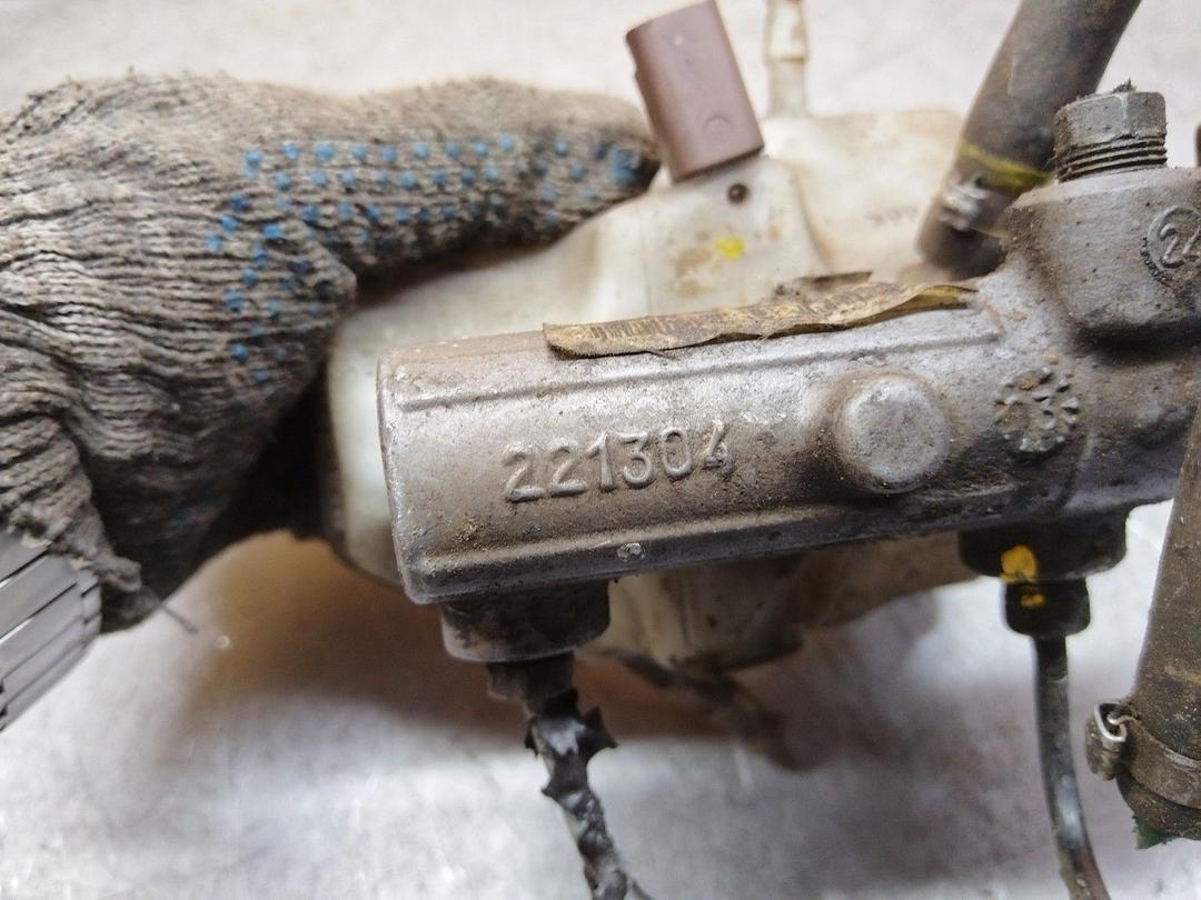 Цилиндр тормозной главный 9F3CAG Peugeot 607 купить в магазине запчастей бу