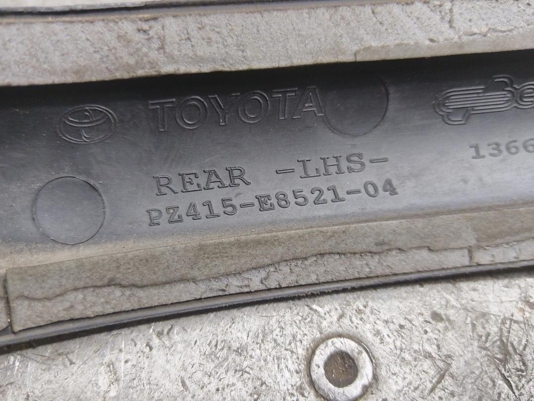 Молдинг бампера заднего 3EQP4C Toyota Corolla Verso купить в магазине запчастей бу