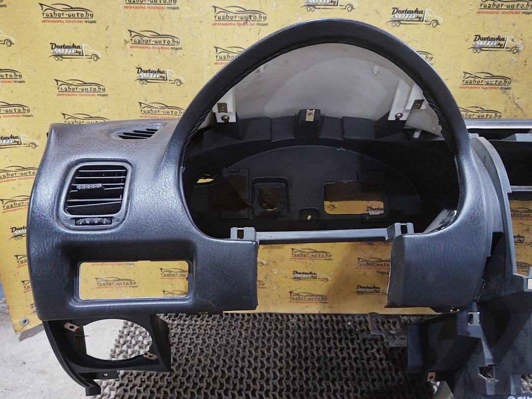 Панель передняя салона (торпедо) XF0MNO Mitsubishi Carisma купить с доставкой. Огромный выбор салонов. У нас есть практически все.