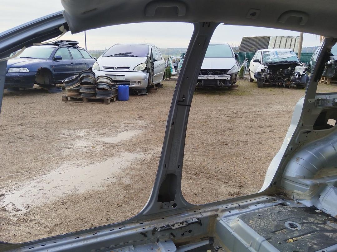 Стойка кузовная центральная правая 2S4Q7X Opel Zafira купить на авторазборке