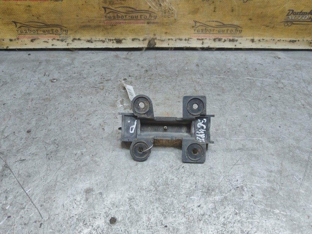 Кронштейн крепления бампера переднего WHUVDX Audi 100 - Фото 3