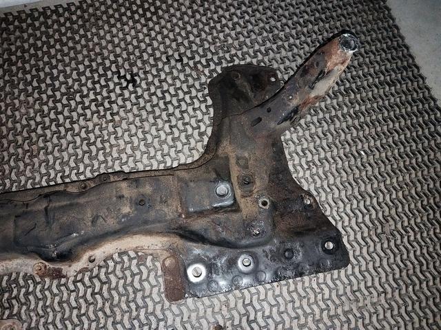 Балка подвески передняя (подрамник) D5GOE3 Alfa Romeo 147 купить с доставкой