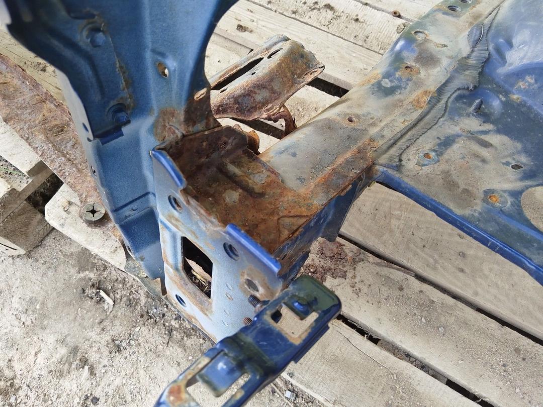 Передняя панель крепления облицовки (телевизор) 1XC8GC Toyota Avensis undefined