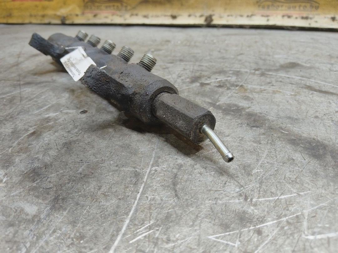 Топливная рампа 23RJ5I Toyota Avensis - Фото 4