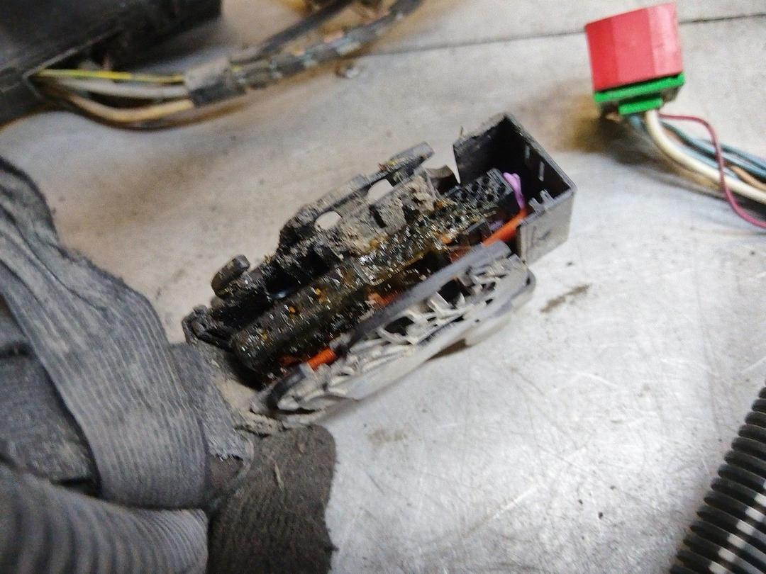 Проводка JHCIW8 Peugeot 307 купить в магазине запчастей бу