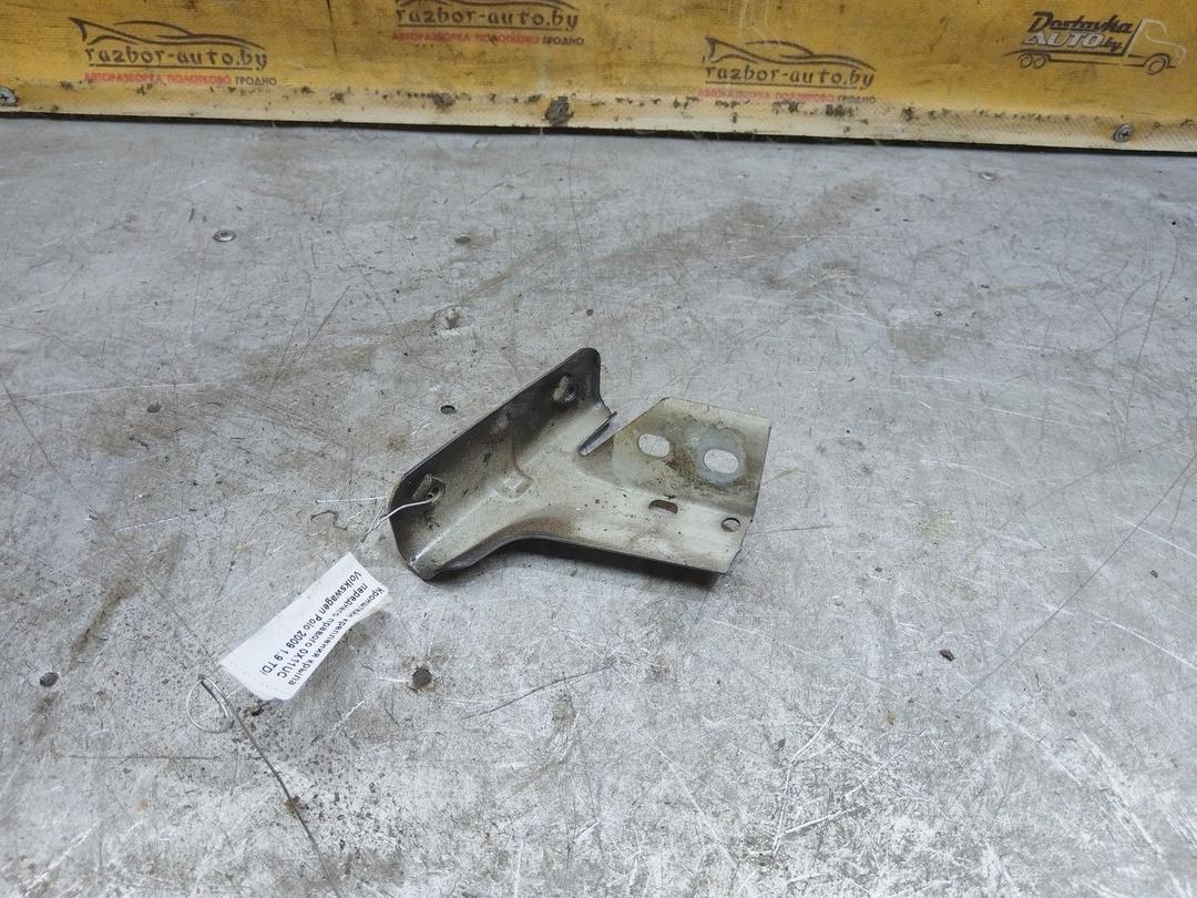 Кронштейн крепления крыла переднего правого 0X11UC Volkswagen Polo