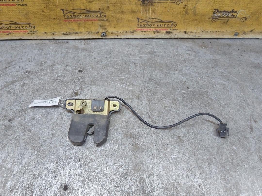 Замок багажника QT3UQ3 Audi 100