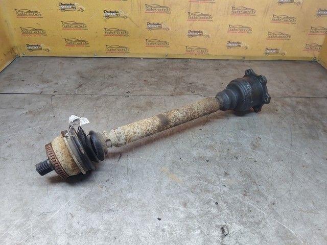 Полуось передняя правая (приводной вал, ШРУС) GVRAVU Audi A4 - Фото 1