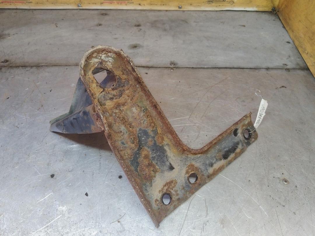 Кронштейн крепления крюка буксировочного 58949Z Nissan Primera - Фото 2