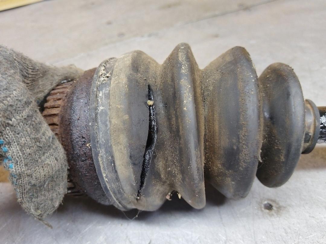 Полуось передняя левая (приводной вал, ШРУС) H52XNJ Nissan Almera купить в магазине запчастей бу