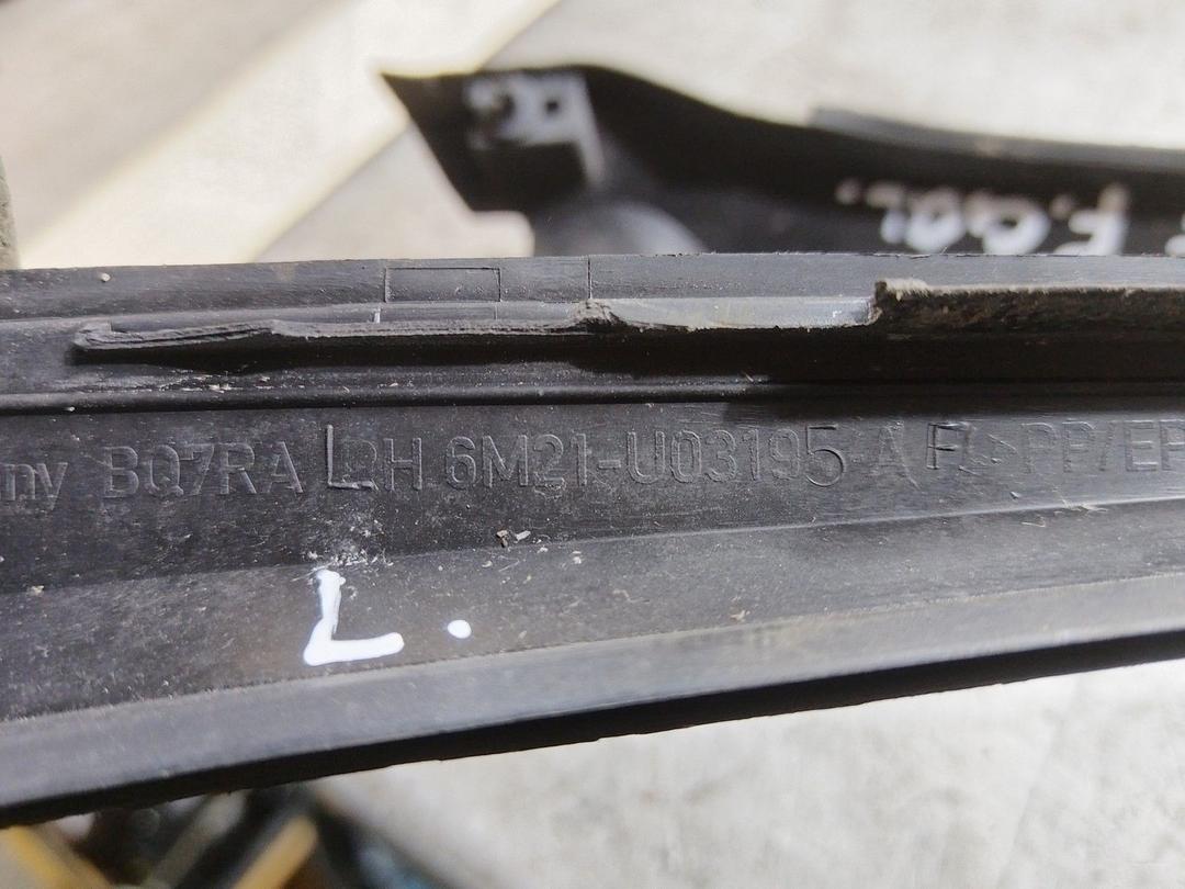 Молдинг стекла лобового D38E0G Ford Galaxy купить с доставкой