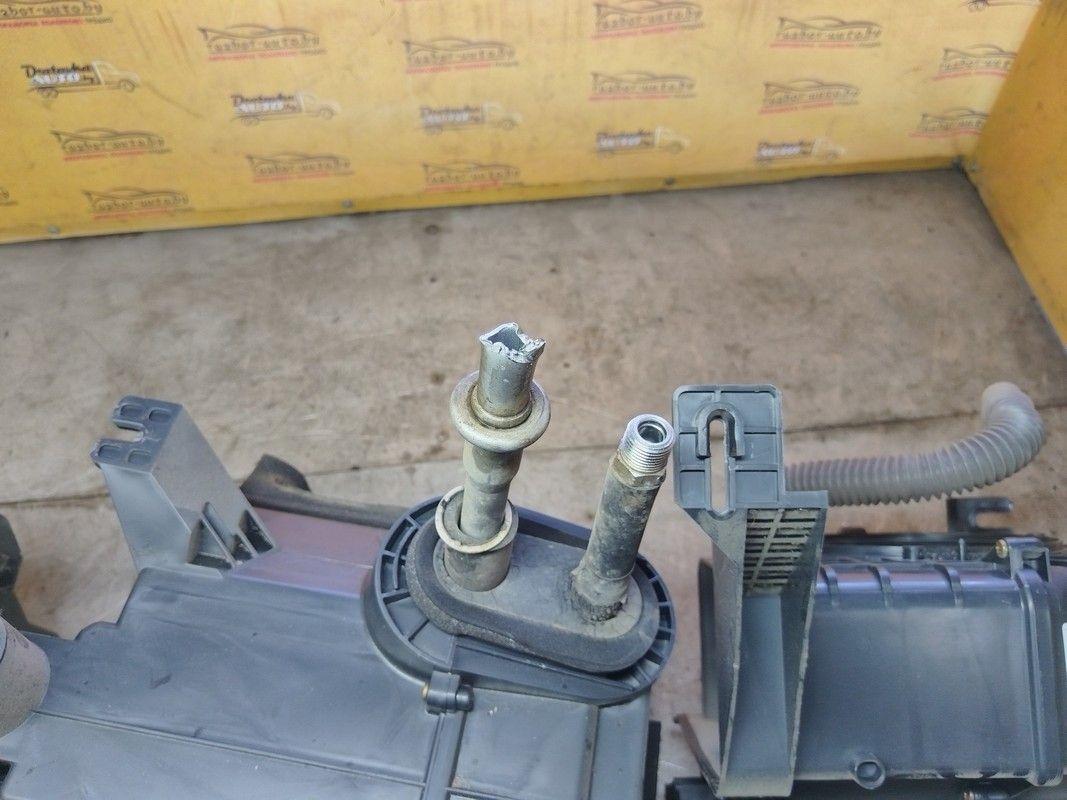 Корпус отопителя (печки) I66VC8 Mazda Premacy купить с доставкой