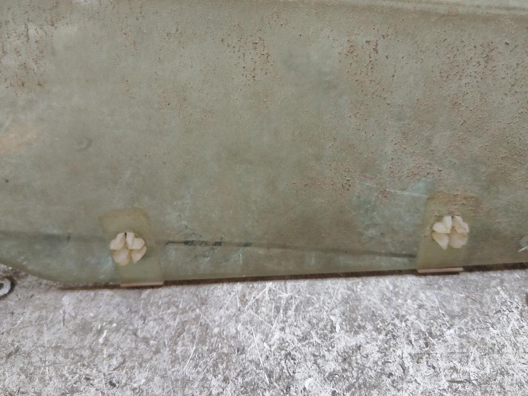 Стекло двери задней левой RIZ5OX Mitsubishi Carisma купить в магазине запчастей бу