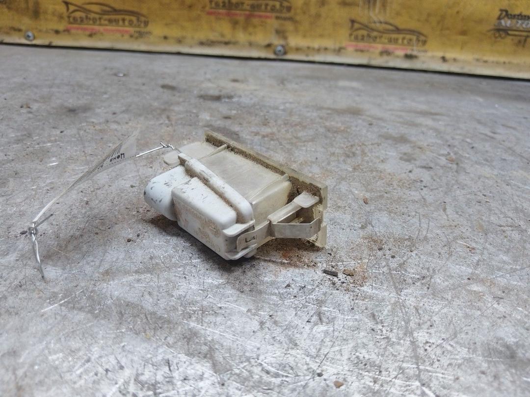 Подсветка номера 9U6XAY Renault Master купить на авторазборке