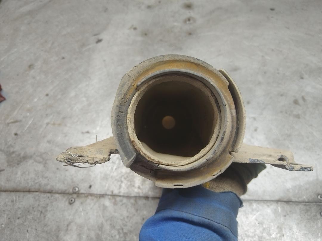 Опора амортизатора верхняя (чашка) D5U9Y9 Audi 80 купить в магазине запчастей бу