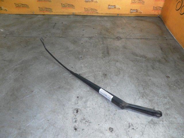 Щеткодержатель (поводок стеклоочистителя, дворник) 51XD5R Ford Focus