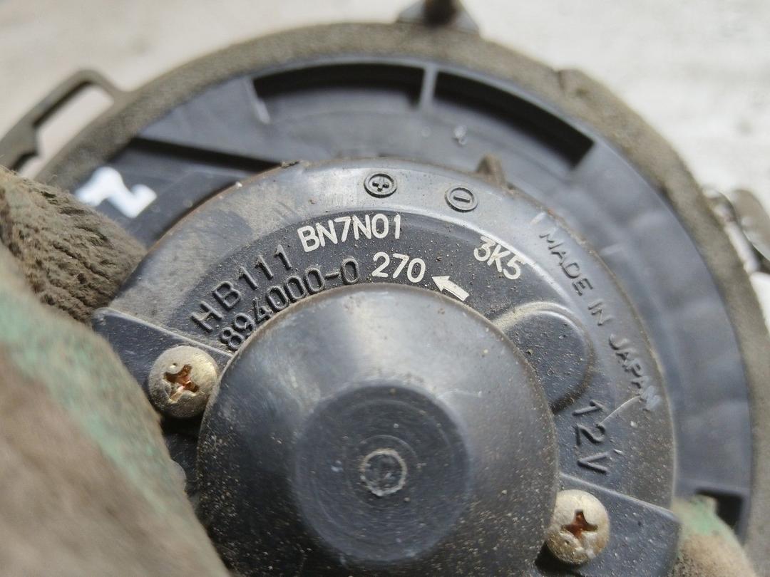 Моторчик печки QSOO8E Mazda 3 купить в магазине запчастей бу