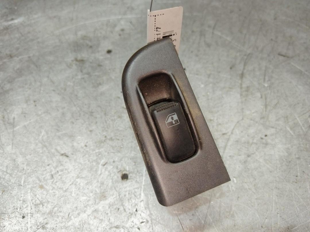 Кнопка стеклоподъемника заднего правого 6Q28XK Hyundai Trajet