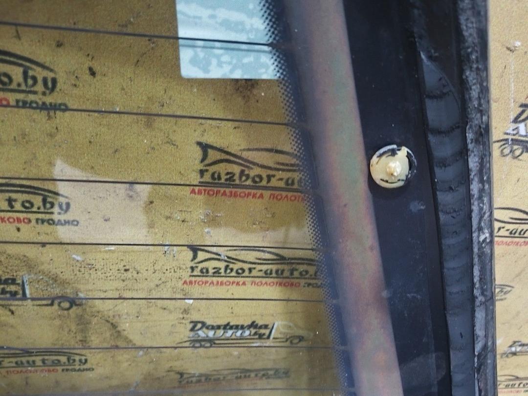 Стекло заднее WYA7YX Fiat Palio купить в магазине запчастей бу