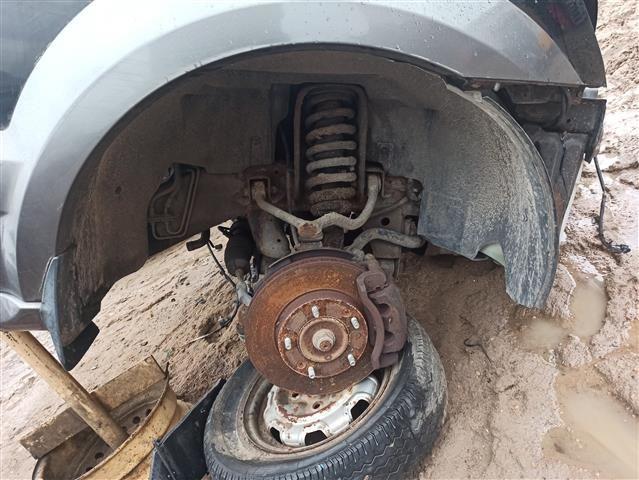 Амортизатор передний правый E5EC39 Kia Sorento - Фото 1