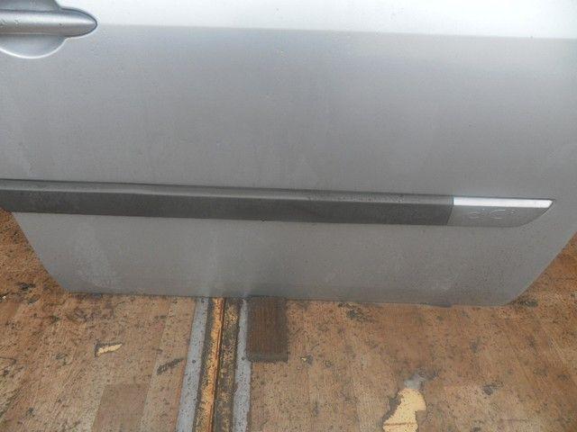 Дверь передняя правая 6AR2ZN Renault Scenic купить