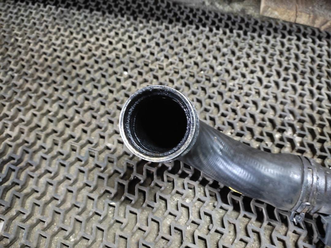 Патрубок турбины P6XN98 Volkswagen Golf купить с доставкой