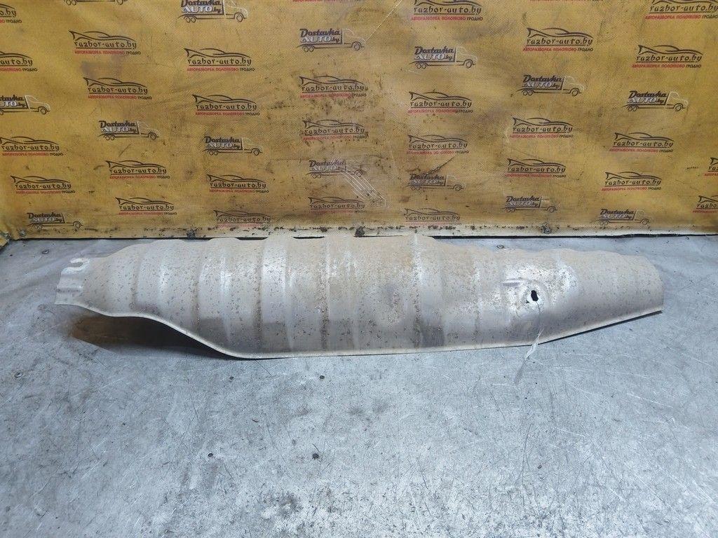 Тепловой экран глушителя YLZEVT Toyota Avensis - Фото 2