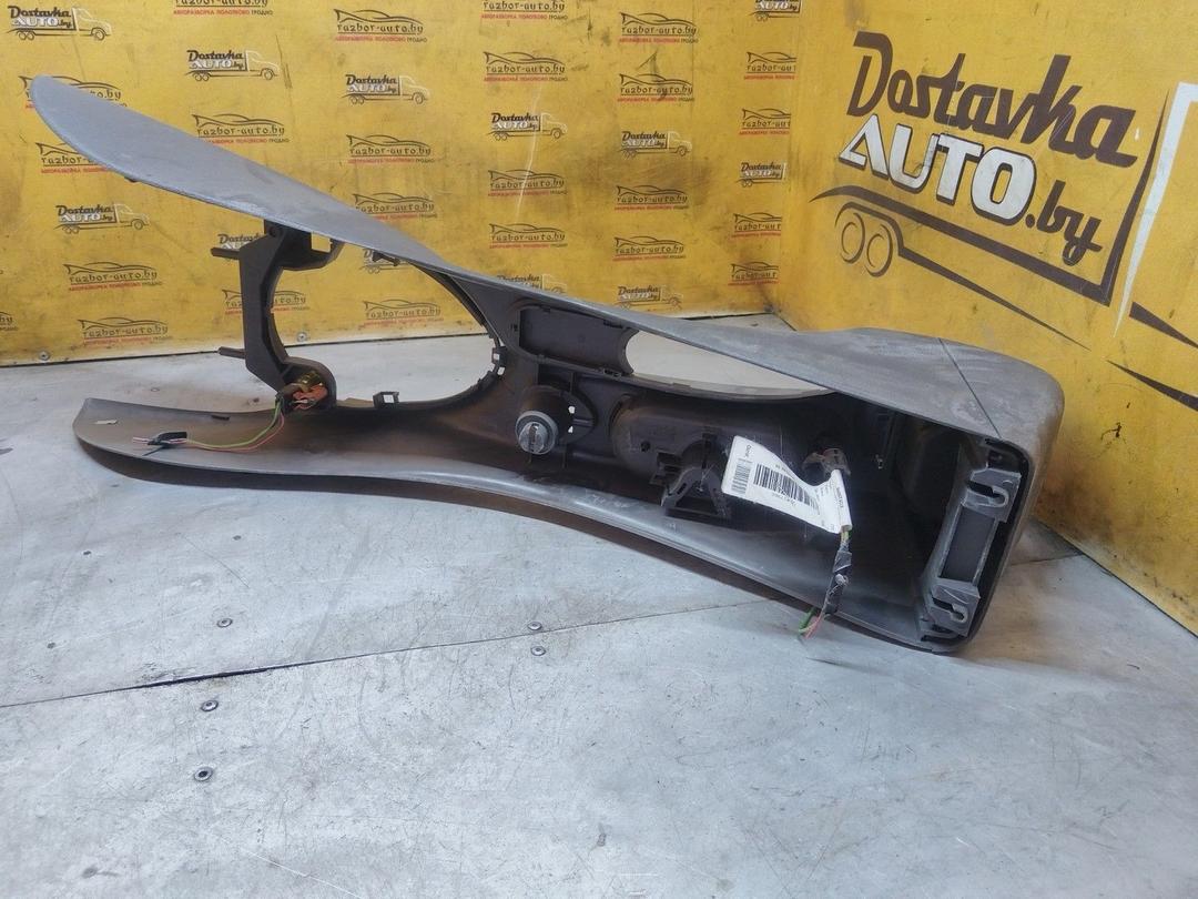 Консоль салона (кулисная часть) E8RLA6 Citroen C5 купить на авторазборке