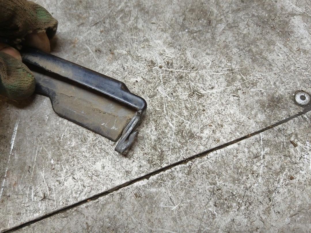 Ус под фару левый O5PMH0 BMW 5 E39 купить с доставкой