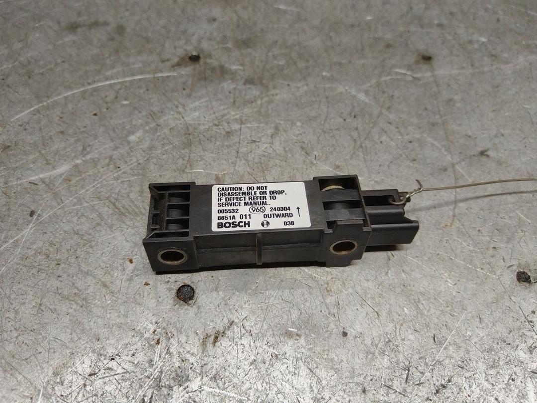 Датчик удара U565E3 Mitsubishi Carisma - Фото 1