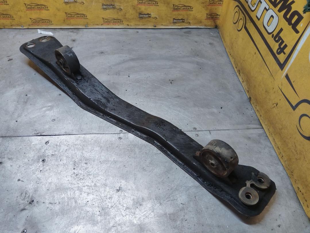 Балка под КПП 789704 Volvo V40