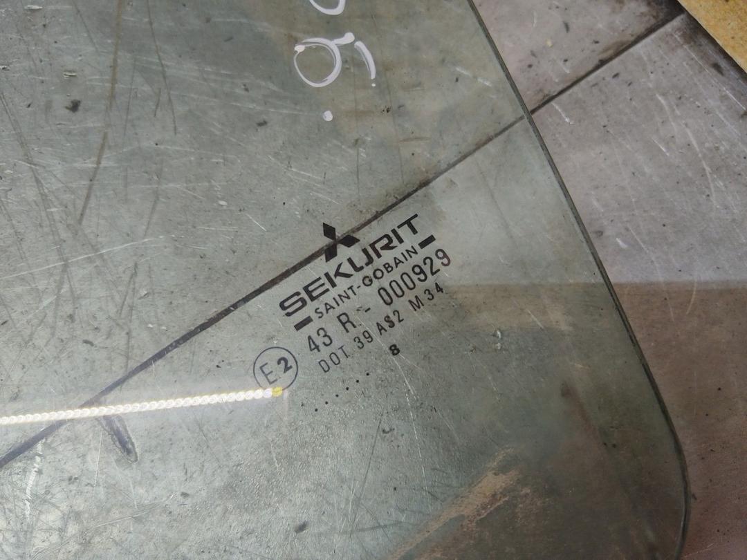 Стекло двери передней левой IF73C7 Mitsubishi Carisma - Фото 2