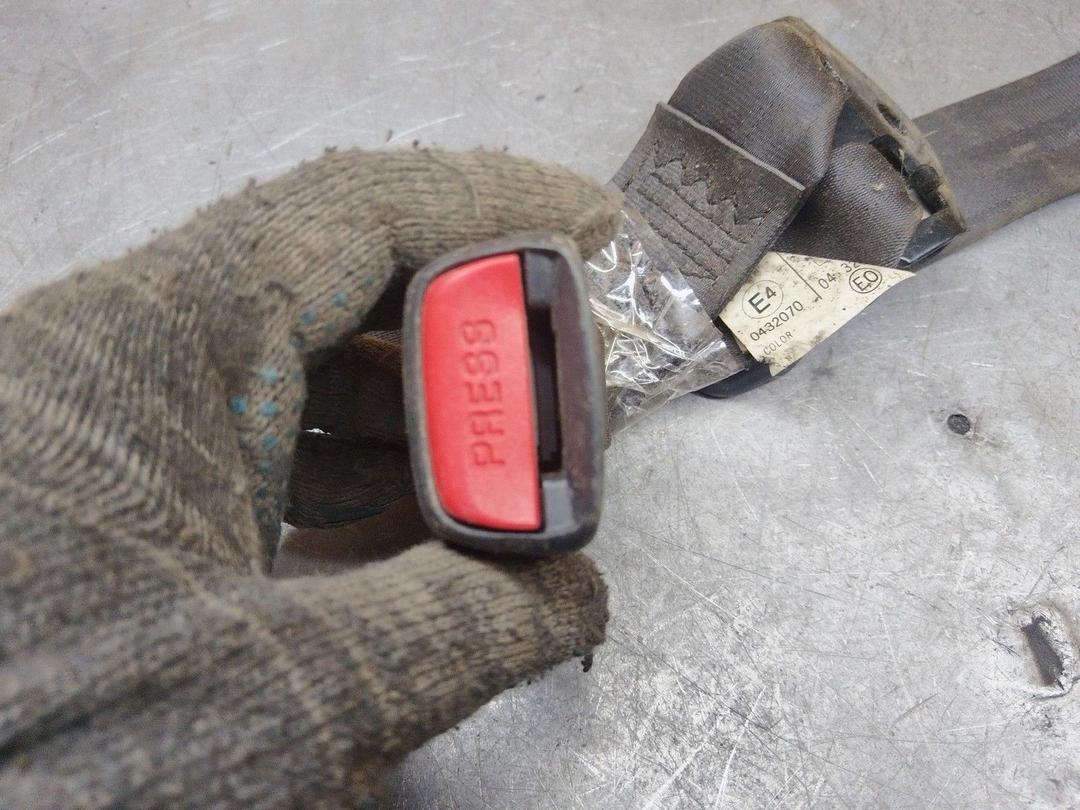 Ремень безопасности задний центральный D79UNC Honda Accord купить