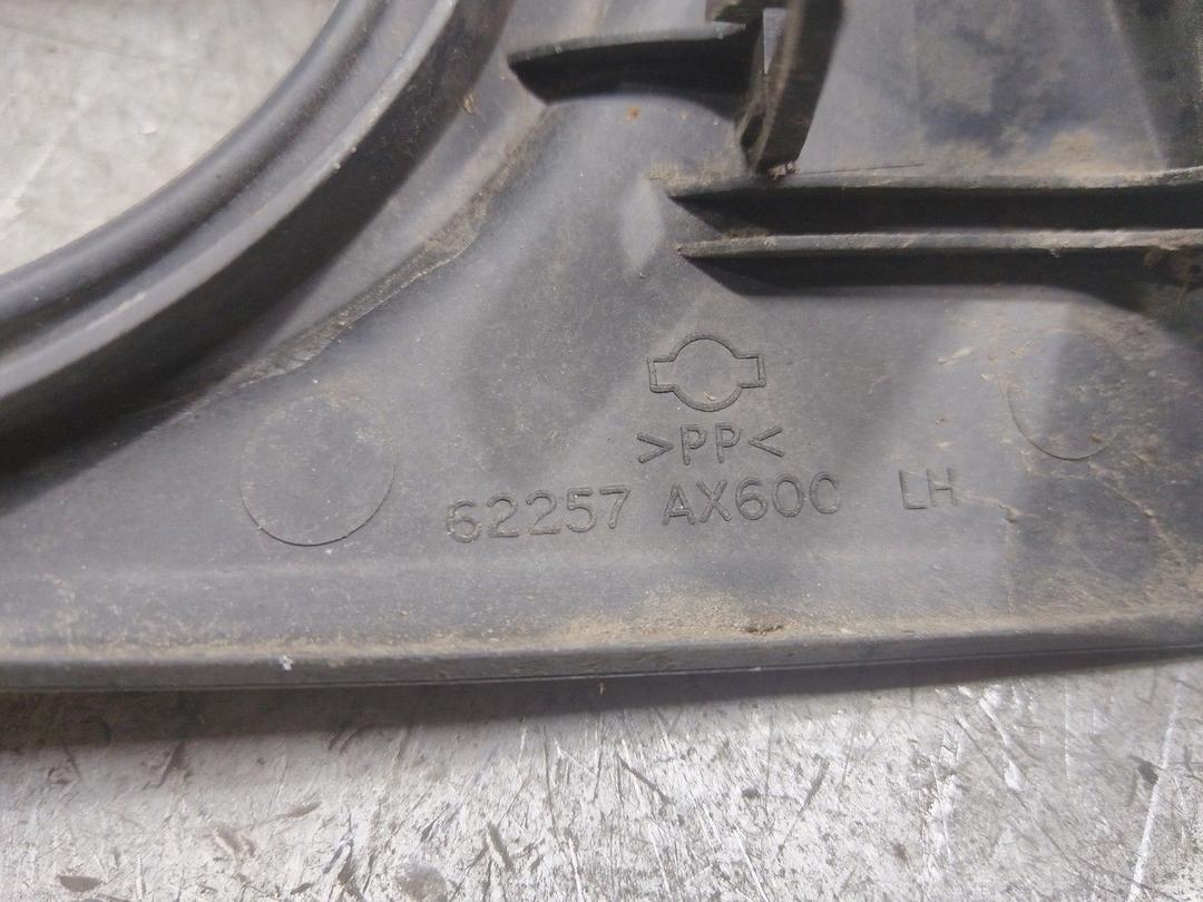 Заглушка (решетка) в бампер передний WMX5CA Nissan Micra купить в магазине запчастей бу