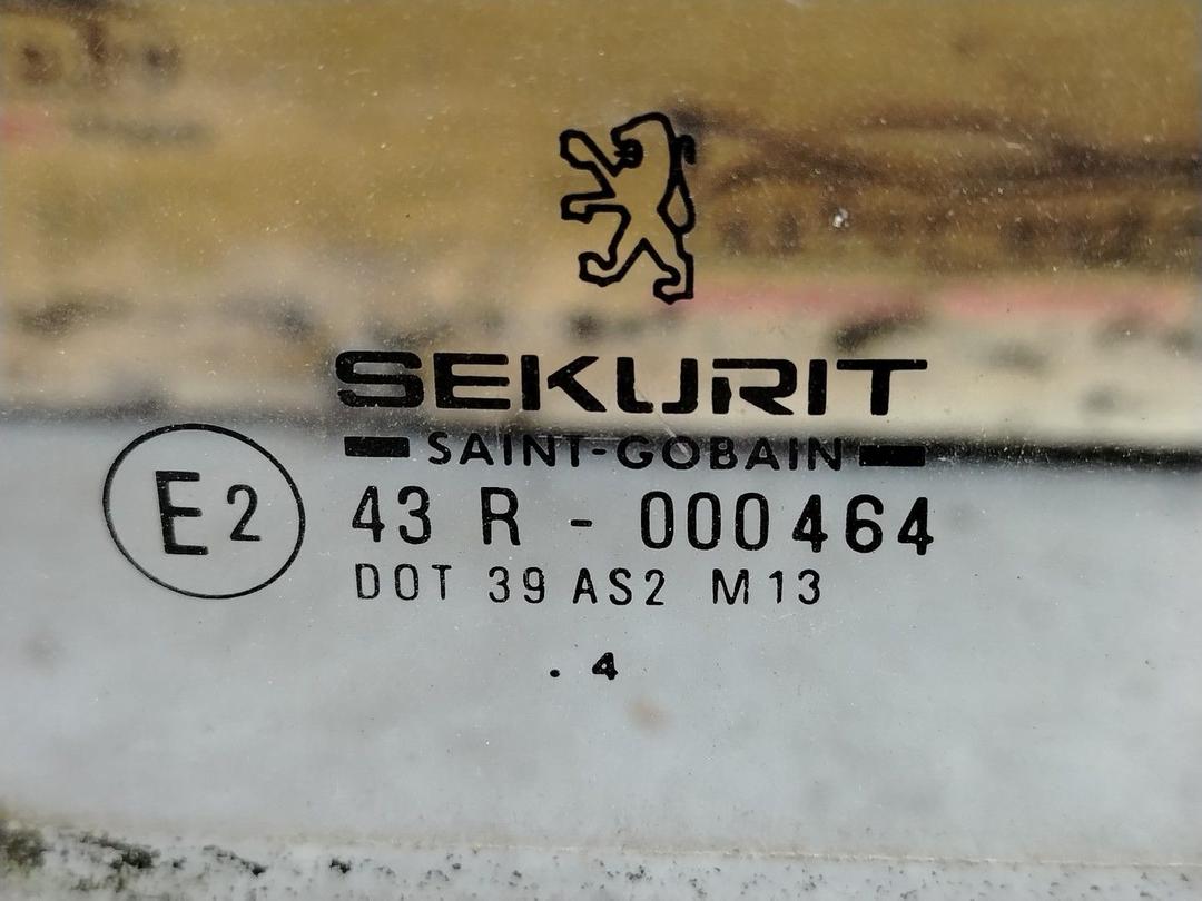 Стекло двери задней левой IONN9G Peugeot 106 - Фото 2