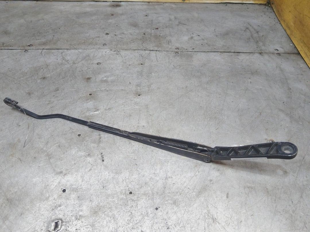 Щеткодержатель (поводок стеклоочистителя, дворник) VITC31 Honda Accord купить