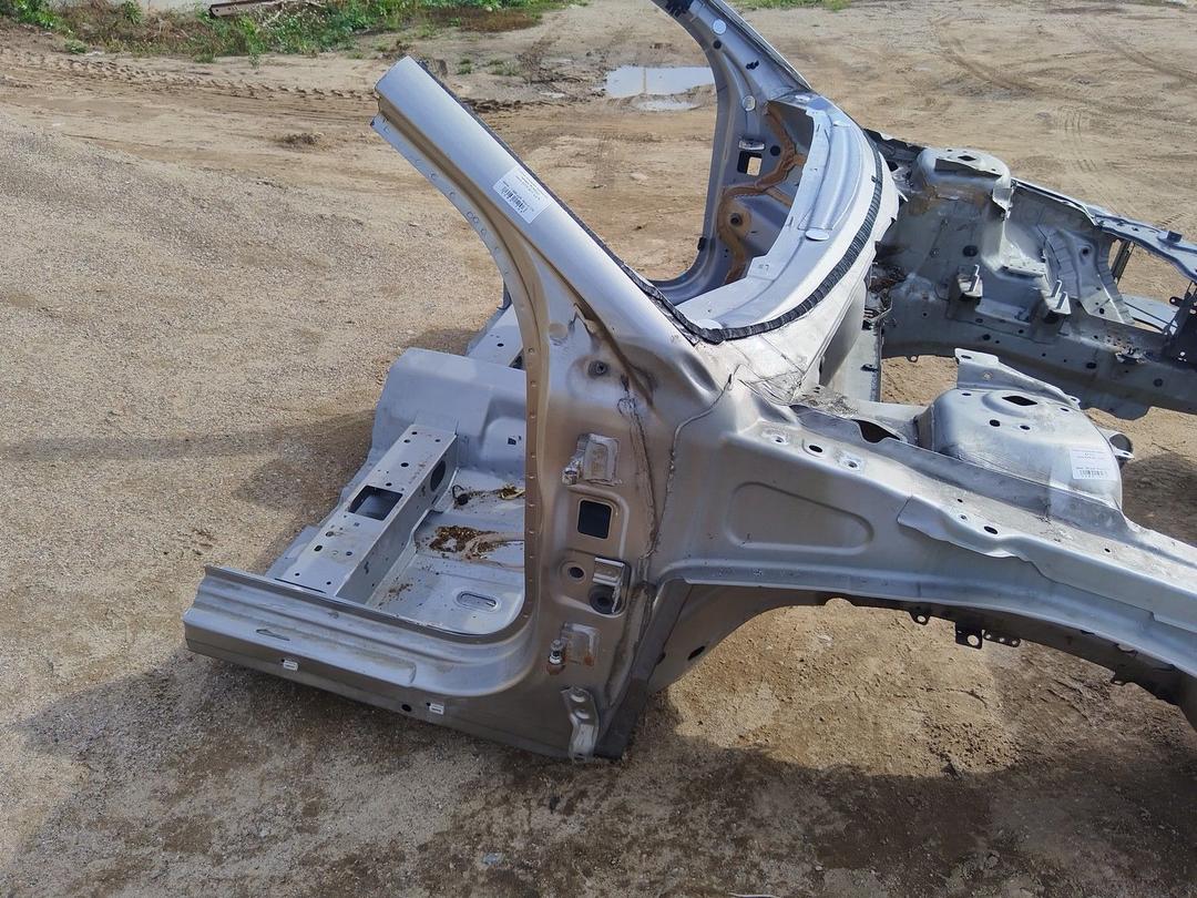 Стойка кузовная передняя правая RUNZDO Volvo XC70 - Фото 1