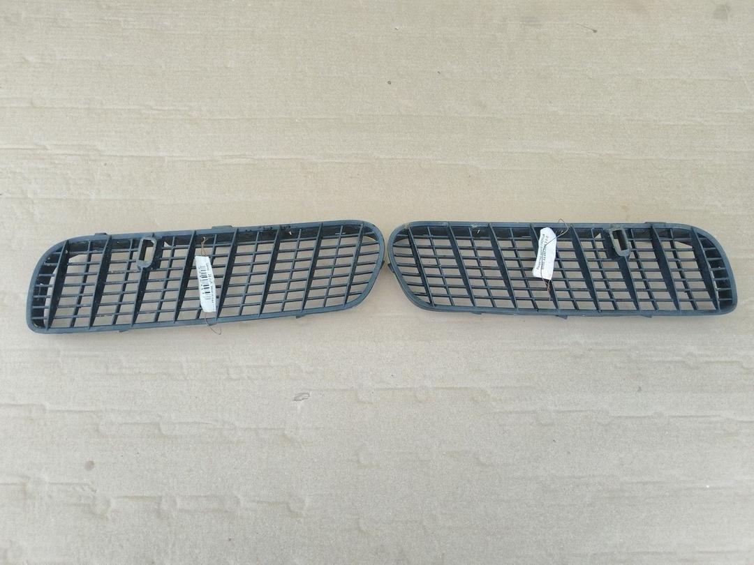 Решетка капота V4DNU9 BMW X5 E53