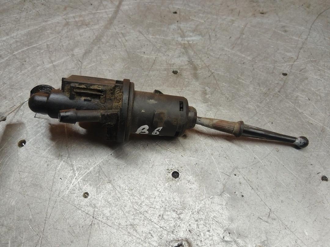 Цилиндр сцепления главный 9VDD2H Volkswagen Passat - Фото 2