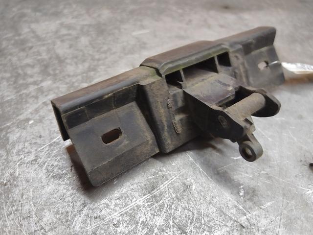 Кнопка открытия багажника XIR7D1 Volkswagen Jetta купить на авторазборке