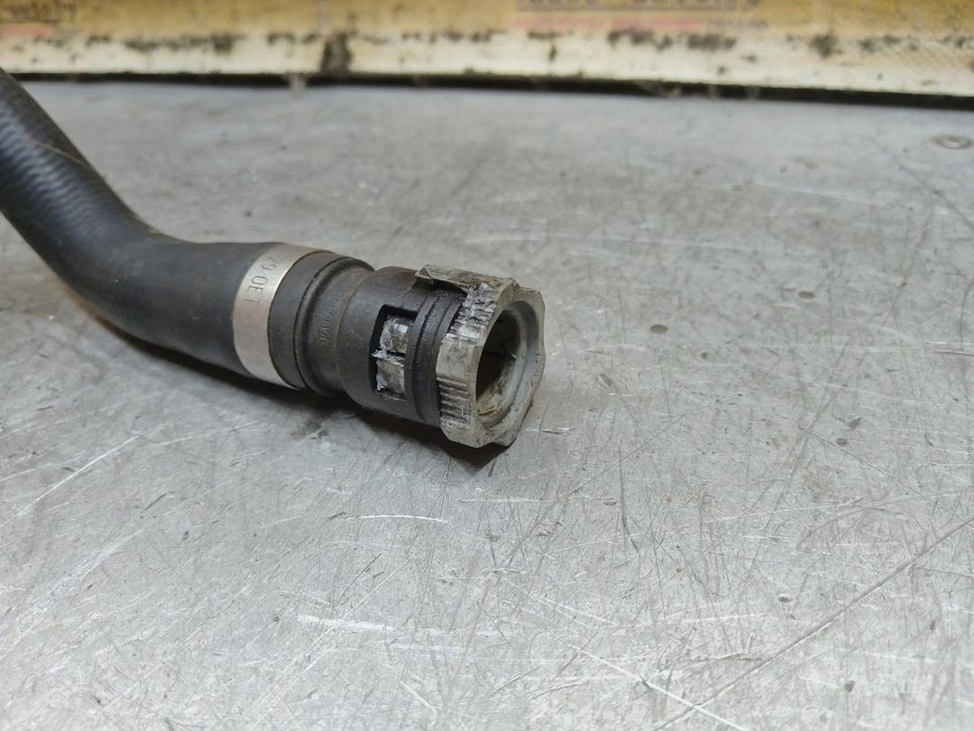 Патрубок отопителя (печки) 69YL2V Ford Focus - Фото 2