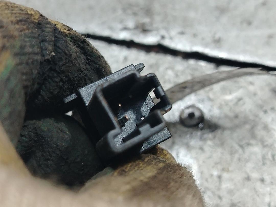 Датчик удара AU3IKN Mitsubishi Carisma - Фото 3