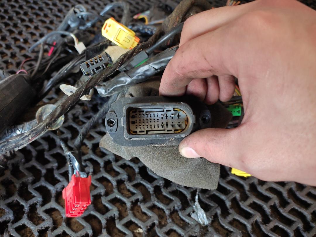 Проводка салона U1HTG9 Renault Clio купить с доставкой. Огромный выбор запчастей и марок авто. У нас есть практически все.