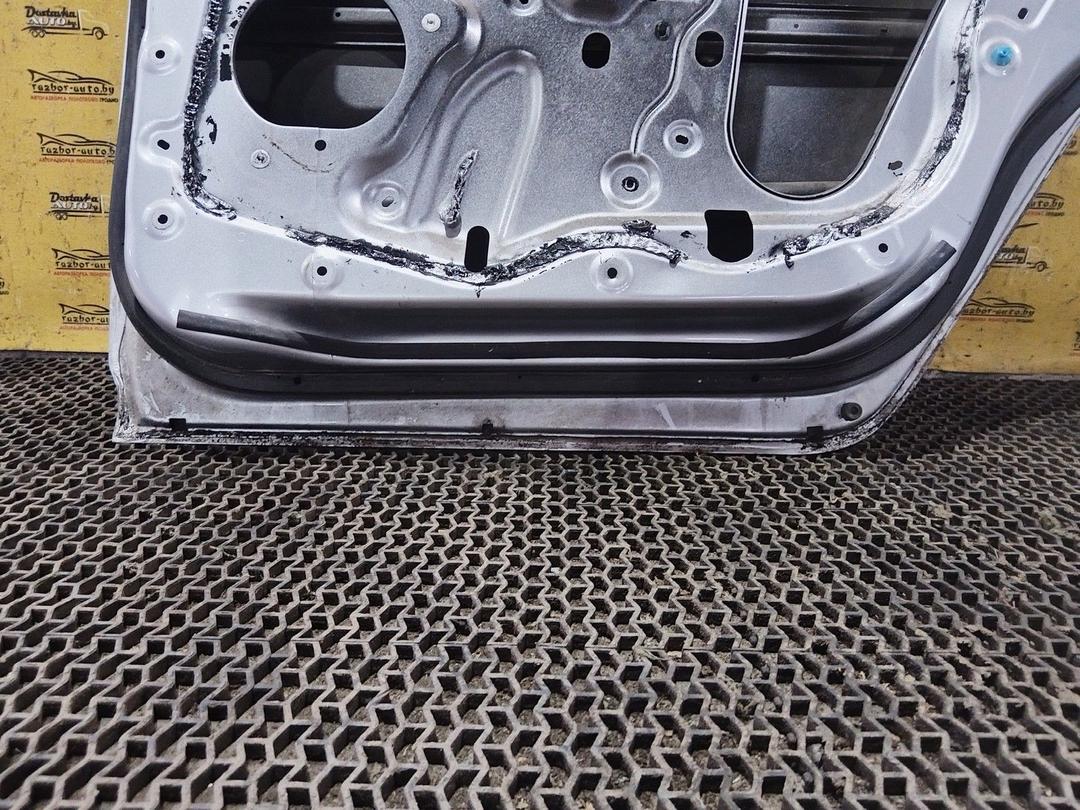 Дверь задняя правая 4UWZH7 Mitsubishi Grandis undefined