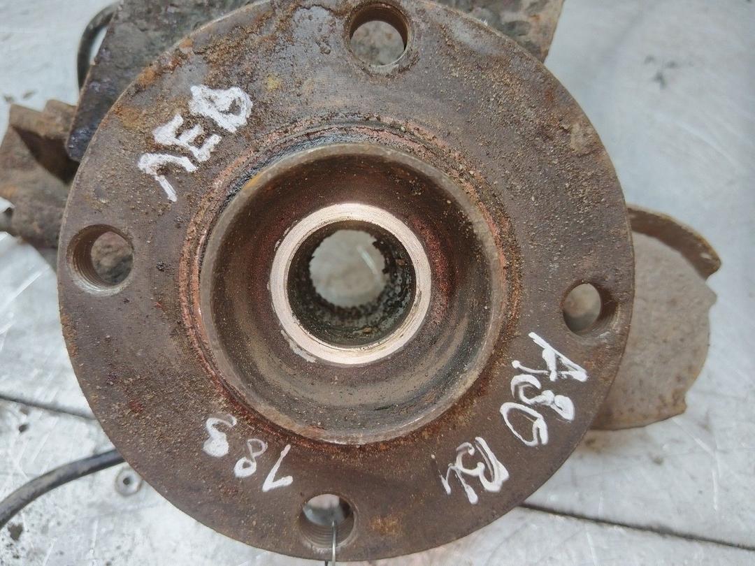 Кулак поворотный левый 2D40BX Audi 80 купить