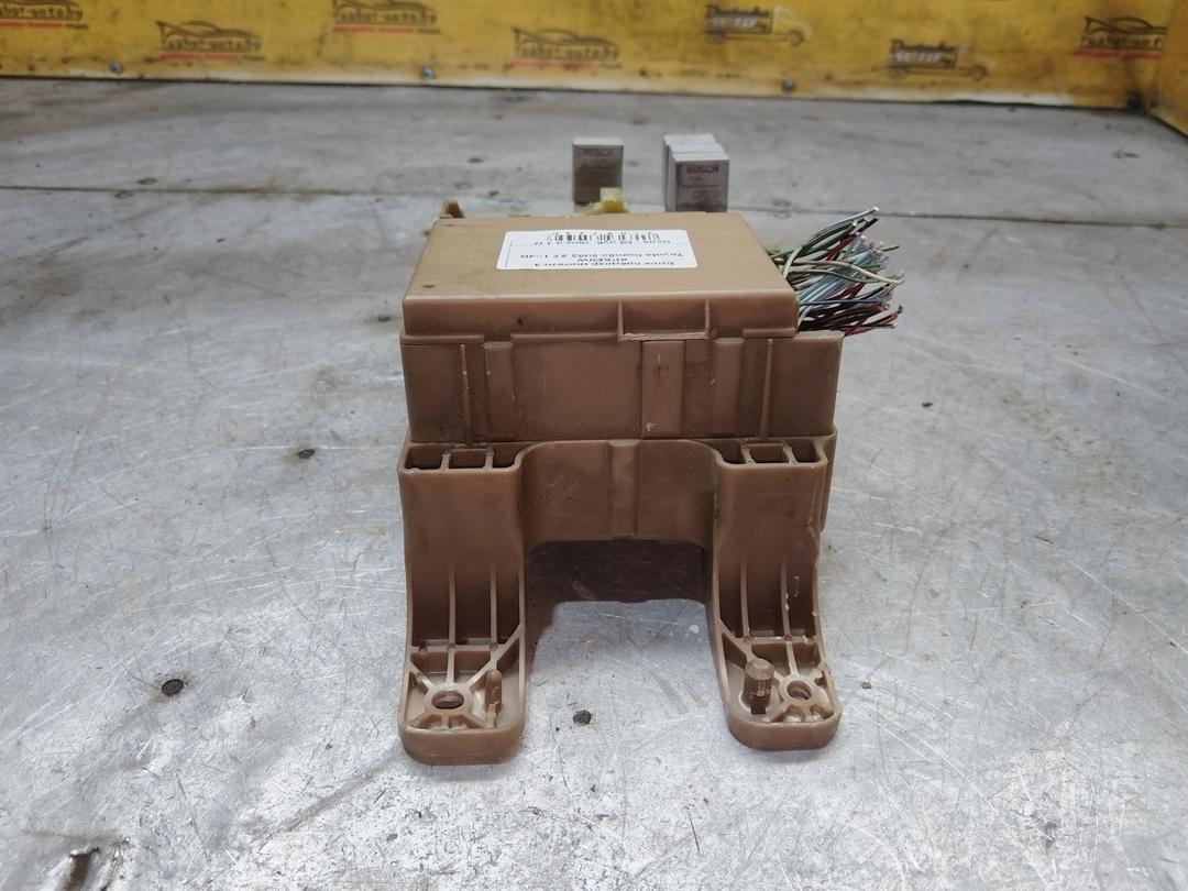 Блок предохранителей KPSE8W Toyota Corolla - Фото 3