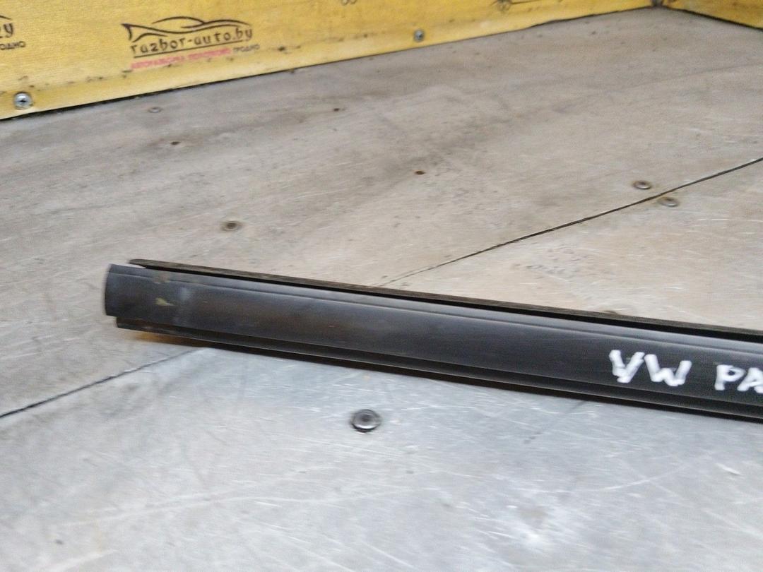 Молдинг стекла двери задней левой внутренний 4Q4D07 Volkswagen Passat купить в магазине запчастей бу