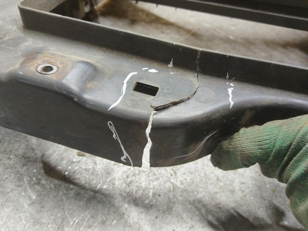 Диффузор вентилятора FBHAV1 Peugeot 407 undefined